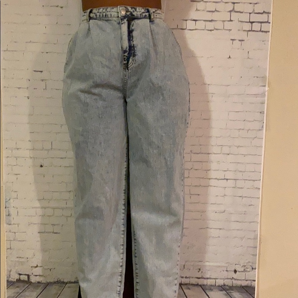 Mid wash oversized Balloons mom jean